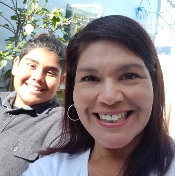 Meet your Posher, Claudia - Picture 1 of 1